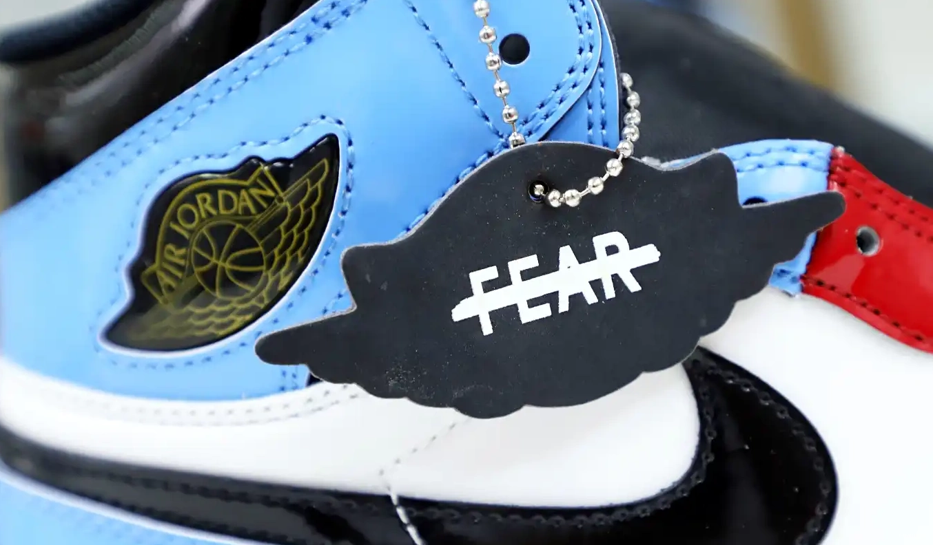 HIGH JORDAN OG AIR RETRO 1 'FEARLESS' 0324